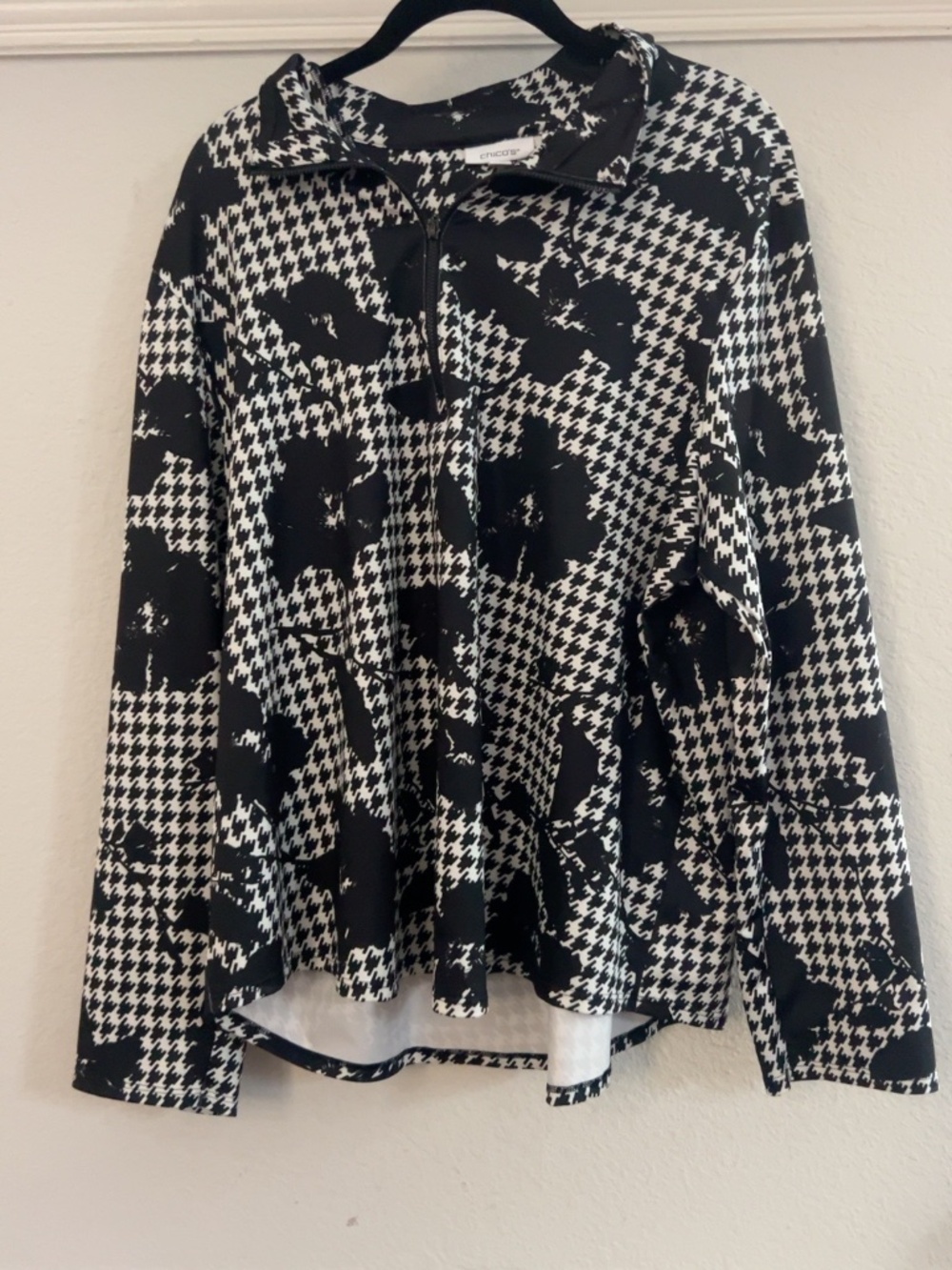 Chico’s Houndstooth Floral Quarter Zip Pullover Size 4 XXL Black White